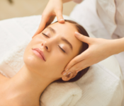 【頭部・顔ツボ・耳ツボ】ドライヘッドスパ